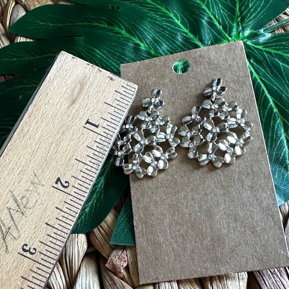 BOGO FREE GOLDEN CRYSTAL EARRINGS - Picture 7 of 8